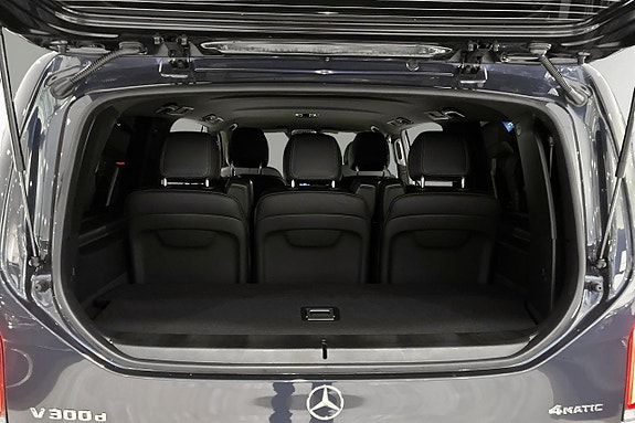 Mercedes-Benz V300 d 13 of 16