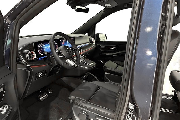 Mercedes-Benz V300 d 11 of 16