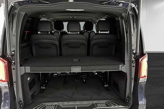 Mercedes-Benz V300 d 14 of 16