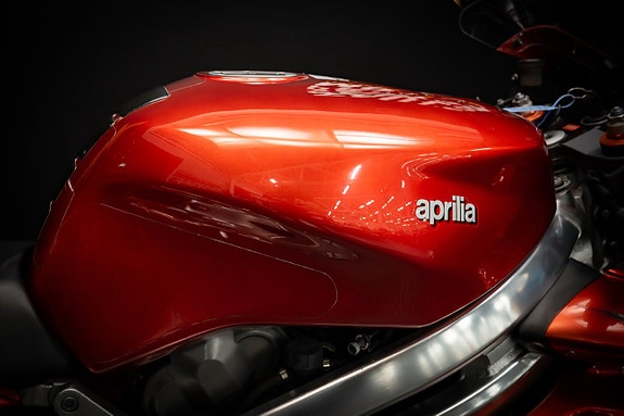 Aprilia SL1000 Falco 11 of 15