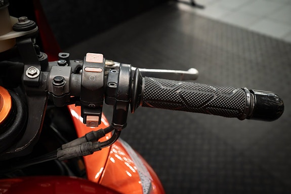 Aprilia SL1000 Falco 15 of 15