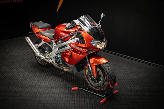Aprilia SL1000 Falco 2 of 15