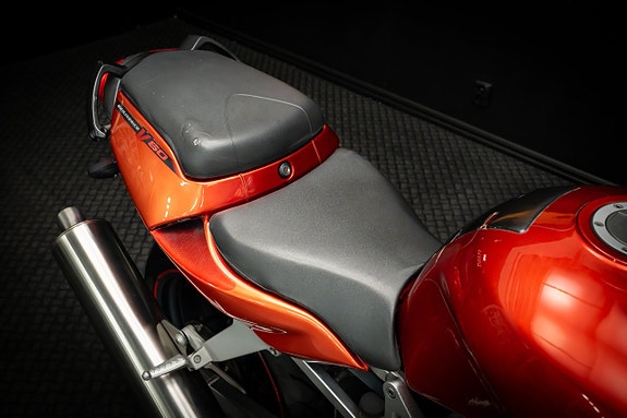 Aprilia SL1000 Falco 13 of 15