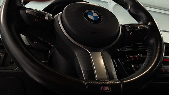 BMW 318d 15 of 25