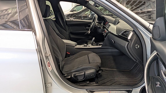 BMW 318d 21 of 25