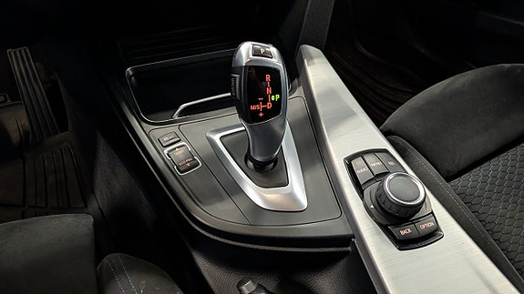 BMW 318d 19 of 25