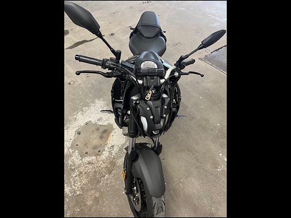 Yamaha MT-07 3 of 9