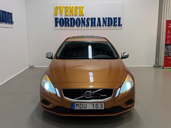 Volvo V60 3 of 5