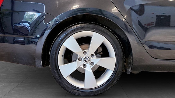 Skoda Octavia 9 of 15