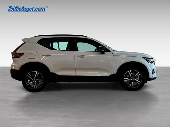 Volvo XC40 5 of 17