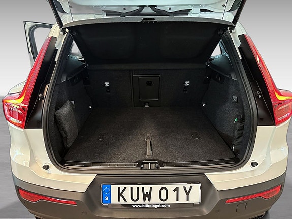 Volvo XC40 17 of 17