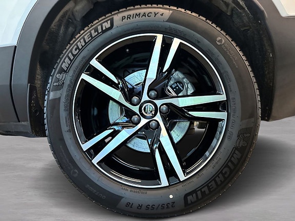 Volvo XC40 9 of 17
