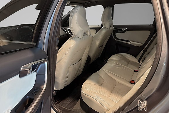 Volvo XC60 7 of 20