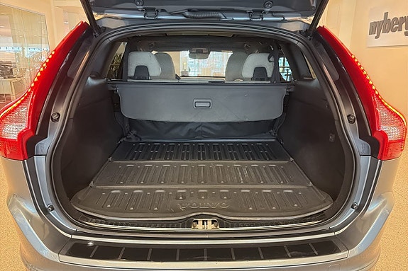 Volvo XC60 12 of 20