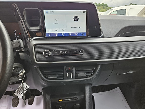 Ford Transit Courier 17 of 25