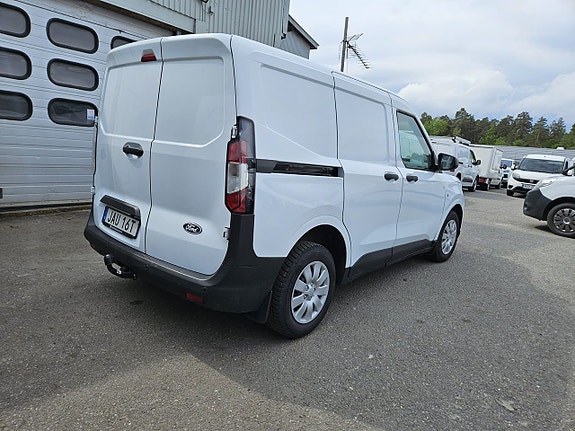 Ford Transit Courier 6 of 25