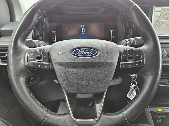Ford Transit Courier 16 of 25