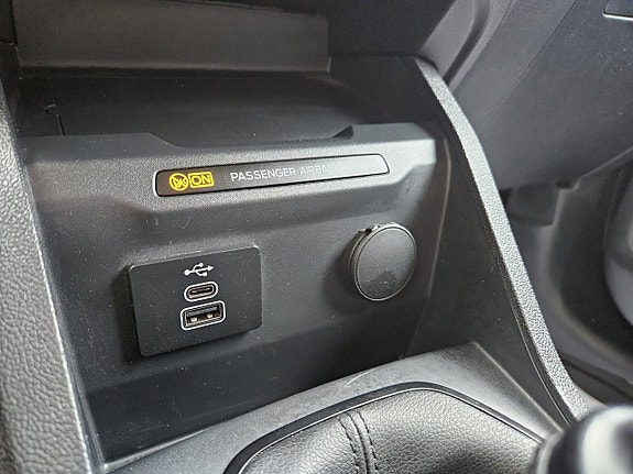 Ford Transit Courier 22 of 25