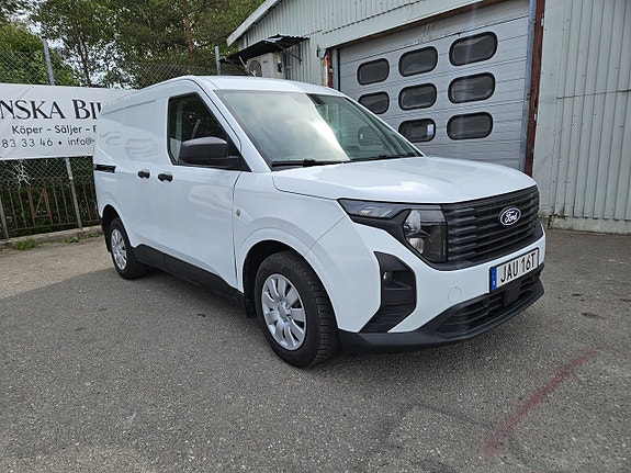 Ford Transit Courier 3 of 5
