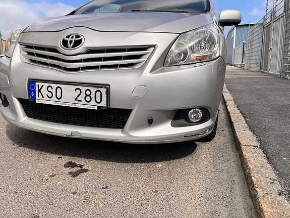 Toyota Verso 2 of 5