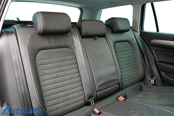 Volkswagen Passat 26 of 28