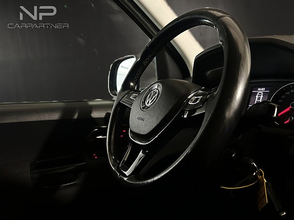 Volkswagen Amarok 13 of 25