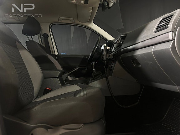 Volkswagen Amarok 10 of 25