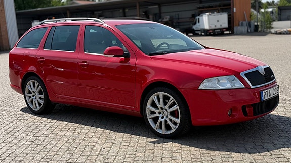 Skoda Octavia 2 of 5