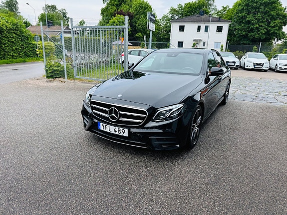 Mercedes-Benz E220 d 2 of 5