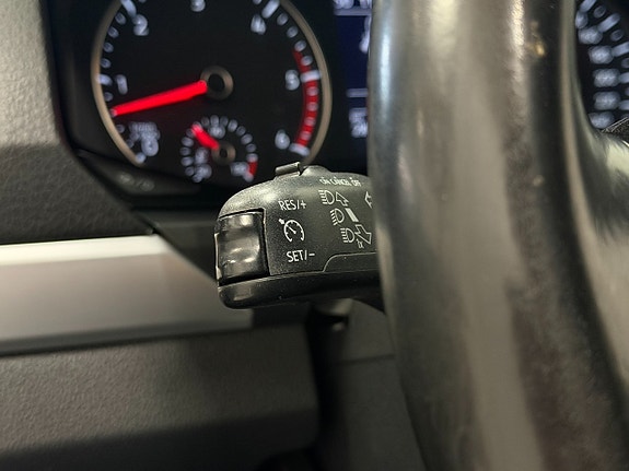 Volkswagen Amarok 30 of 30