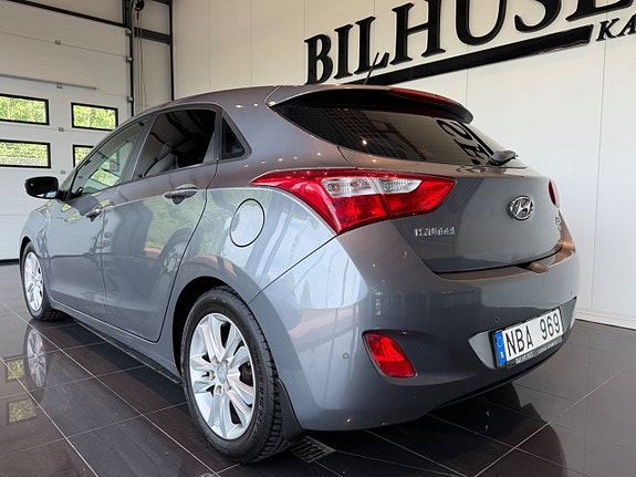 Hyundai i30 2 of 8