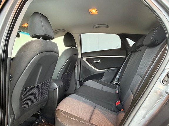 Hyundai i30 7 of 8