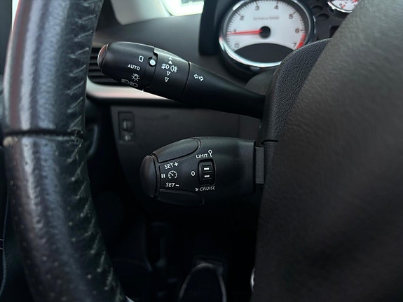 Peugeot 207 CC 21 of 25