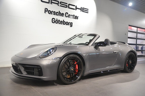 Porsche 911 Carrera GTS 9 of 20