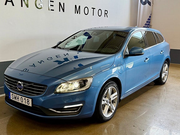 Volvo V60 2 of 5