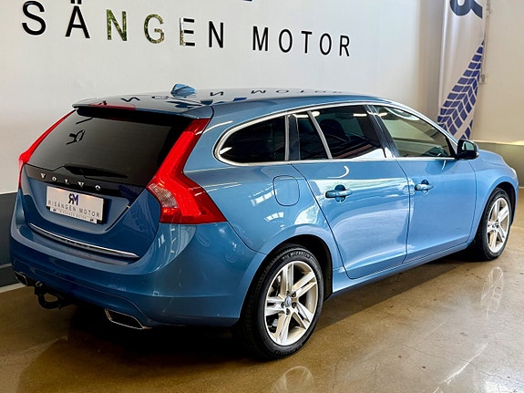 Volvo V60 4 of 5