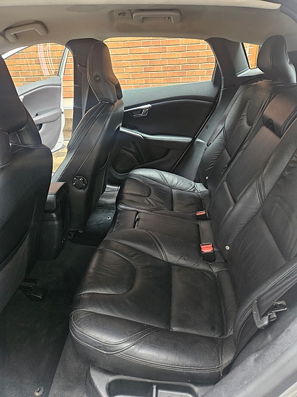 Volvo V40 10 of 13