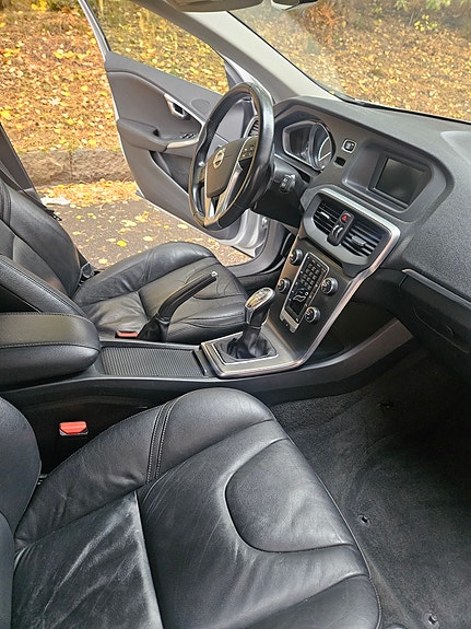 Volvo V40 9 of 13