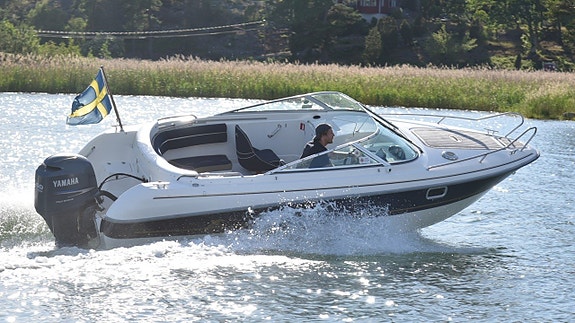 Yamarin 6420 / 64  DC -2005. Yamaha F150 -2011
