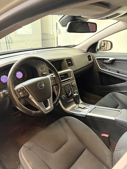 Volvo S60 5 of 5