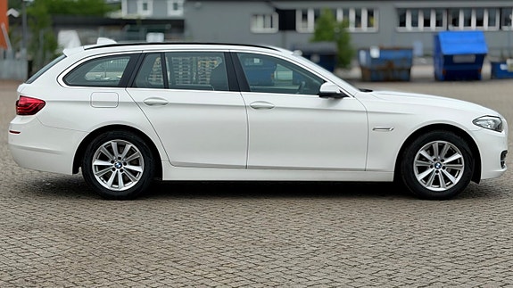 BMW 520d 4 of 5