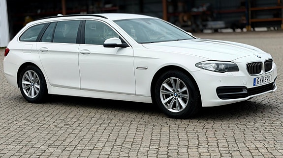 BMW 520d 3 of 5