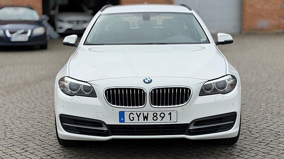 BMW 520d 2 of 5