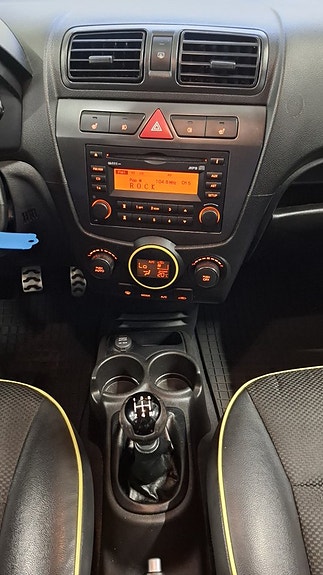 Kia Picanto 17 of 17