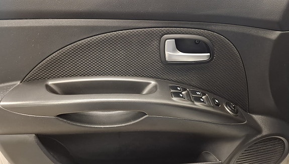 Kia Picanto 15 of 17