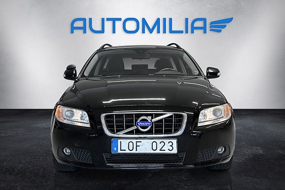 Volvo V70 12 of 18