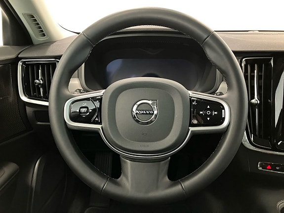 Volvo V90 10 of 16