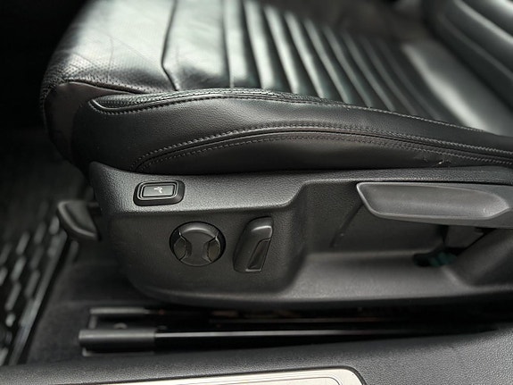 Volkswagen Passat 20 of 30