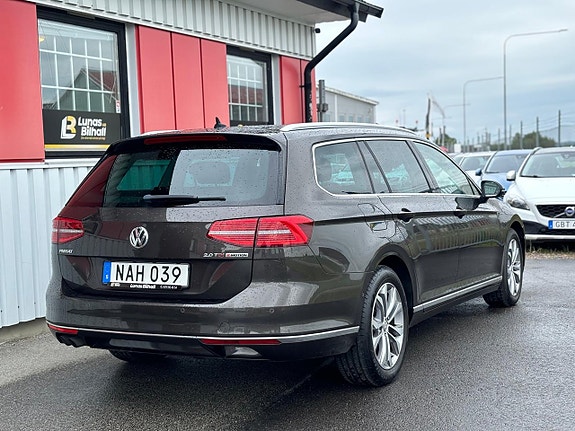 Volkswagen Passat 7 of 30