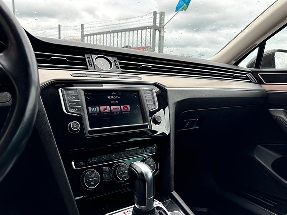 Volkswagen Passat 14 of 30